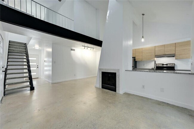 Building Photo - 1502 Bridgeway Dr