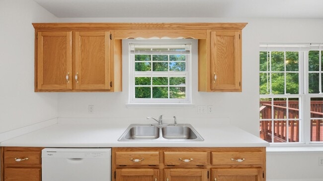 Building Photo - 3 bedroom East Brainerd Home!