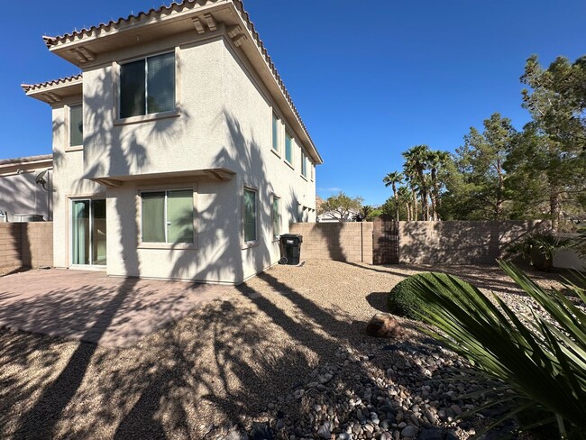 Building Photo - Rhodes Ranch