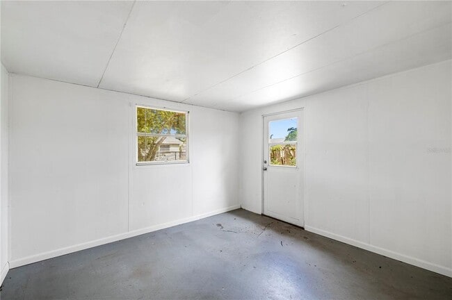 Building Photo - 10803 Hyssop St