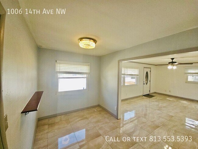 Building Photo - 1006 14th Ave NW