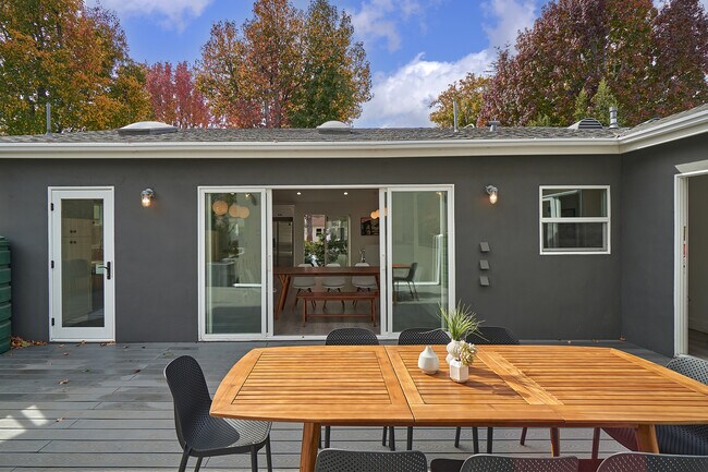 Patio Area - 2712 Westwood Blvd