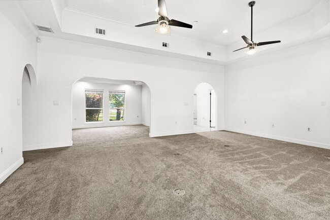 Building Photo - 83 Lake Lorraine Cir