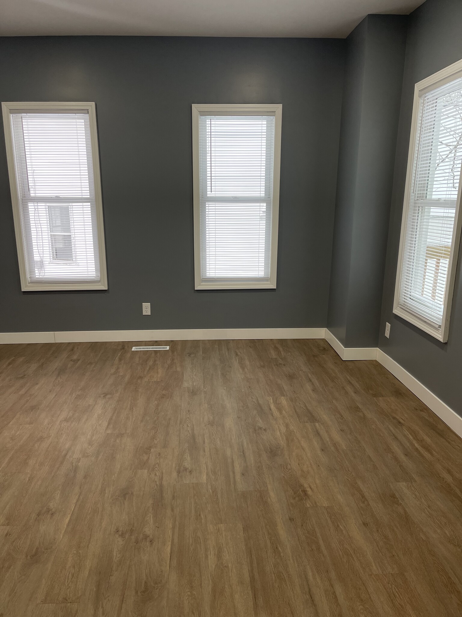 Building Photo - 1032 Denner St