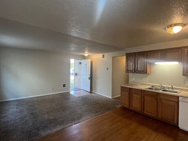 Building Photo - 1041 8th Ave