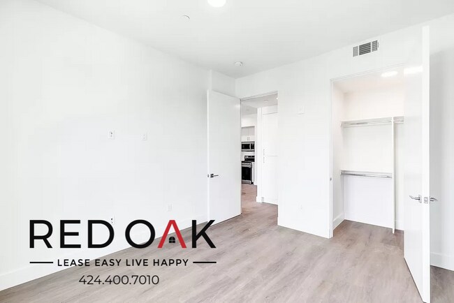 Building Photo - 12444 1/2 Chandler Blvd-416