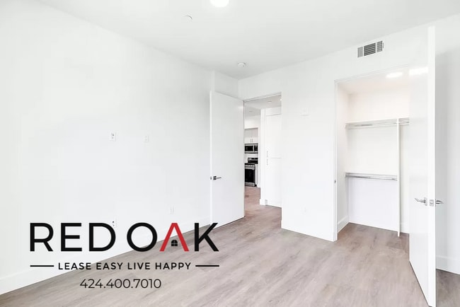 Building Photo - 12444 1/2 Chandler Blvd-514