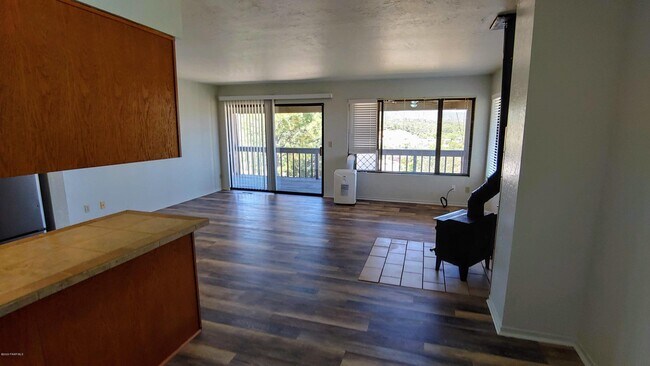 Building Photo - 1015 Fair St