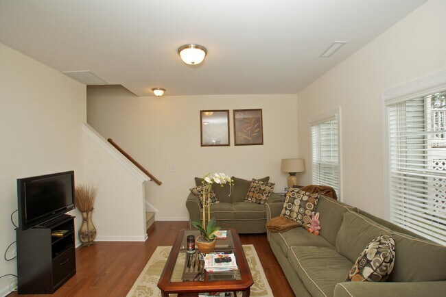 Building Photo - 105 Cobalt Creek Way