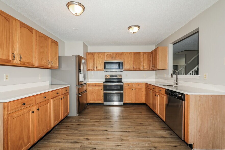 Building Photo - 10392 Split Rock Way