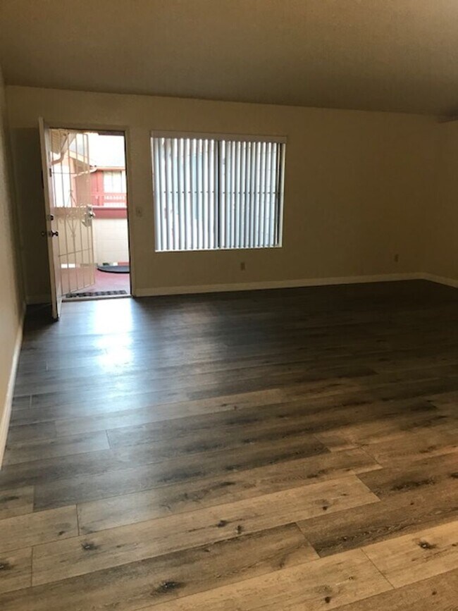 Building Photo - Rancho Meadows