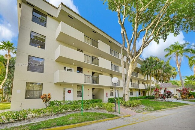 Building Photo - 3150 NW 42nd Ave