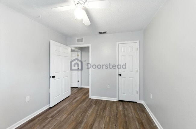 Building Photo - 74 Moultrie Village Ln