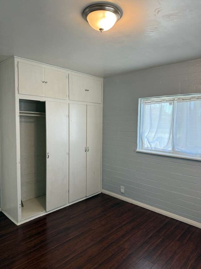 Building Photo - 3622 Ottawa Ave