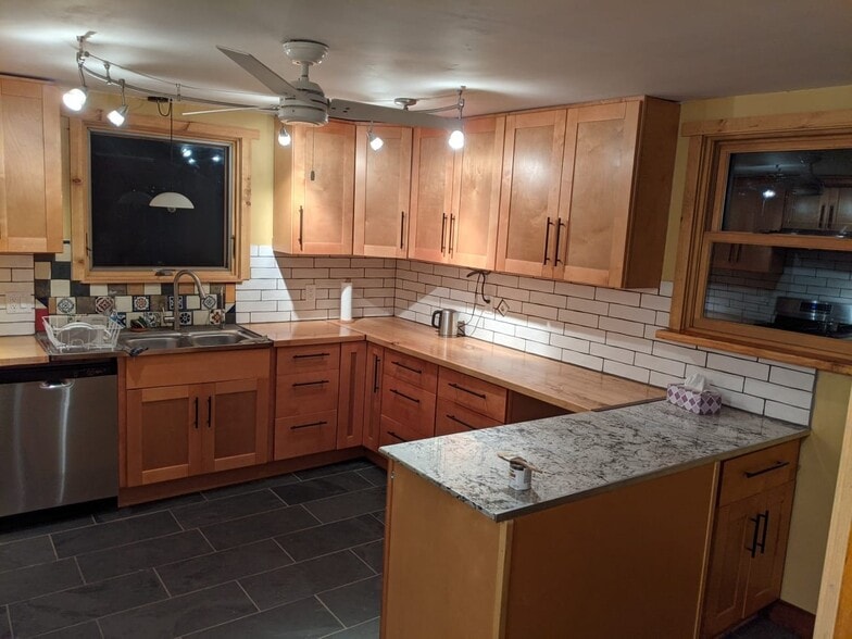 Building Photo - 17 High St