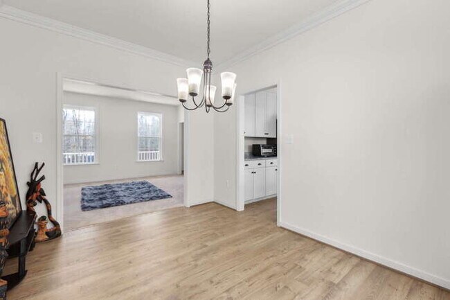 Building Photo - Charming 4-Bed Oasis with 2.5 Baths on Wil...