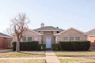 Building Photo - 3103 Creekwood Dr