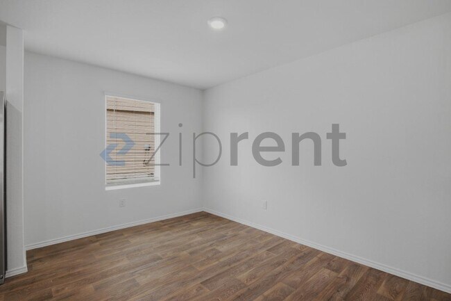 Building Photo - 5106 Blind Shot