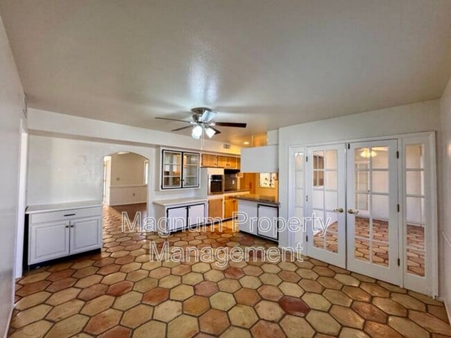 Building Photo - 29820 Thornhill Dr