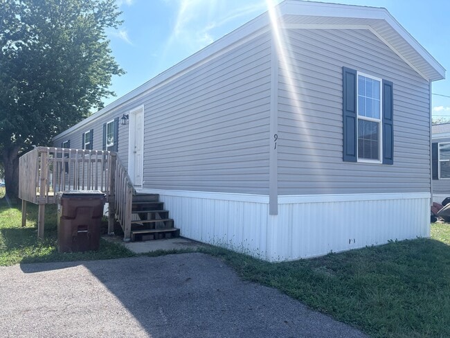 Building Photo - 10610 State Rte 762