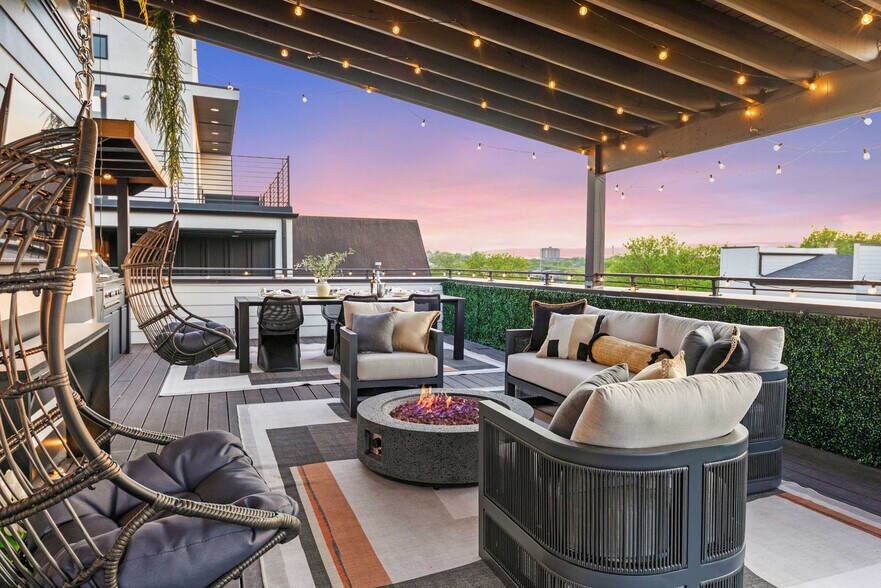 Building Photo - 1015D 12th Ave S