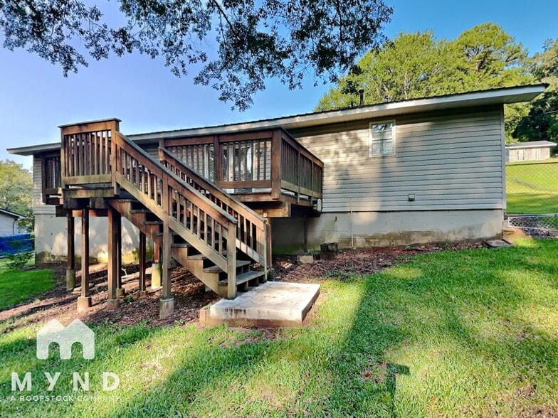 Building Photo - 933 Arcadia Cir