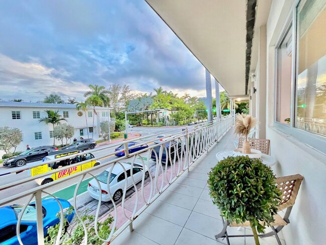 Outdoor Patio - 1601 Meridian Ave