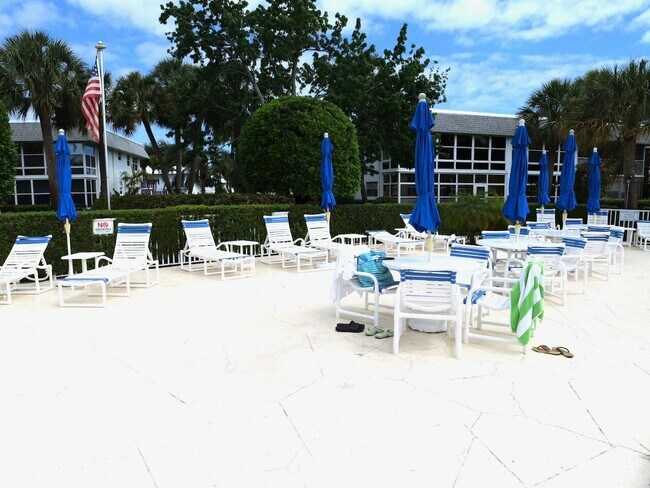 Building Photo - 2929 SE Ocean Blvd