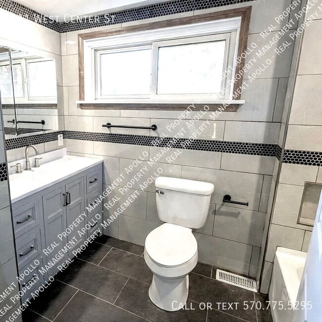 Building Photo - 311 W Center St