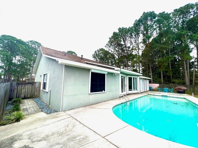 Building Photo - 30 Bay Walk Ct