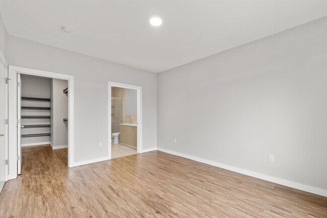 Building Photo - 662 Avenue C