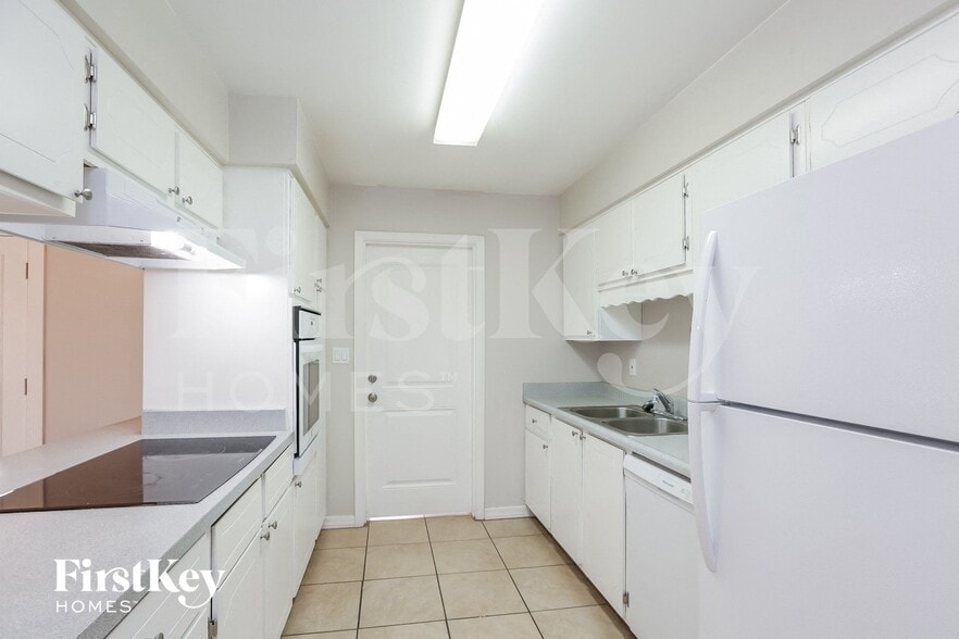 Building Photo - 1321 S Beck Ave