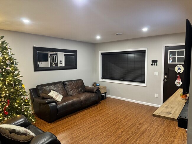 Building Photo - 3409 Leroy St