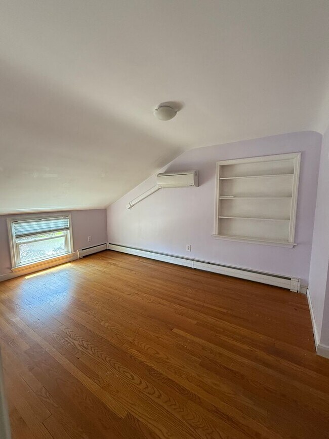 Building Photo - 303 Ludlow St
