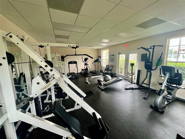 Building Photo - 4236 Central Sarasota Pkwy