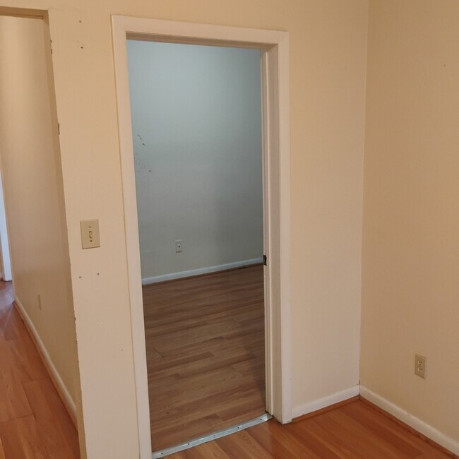 Building Photo - 452A Hudson Avenue - 2