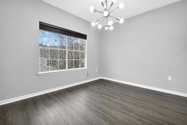 Building Photo - 12565 Melville Dr