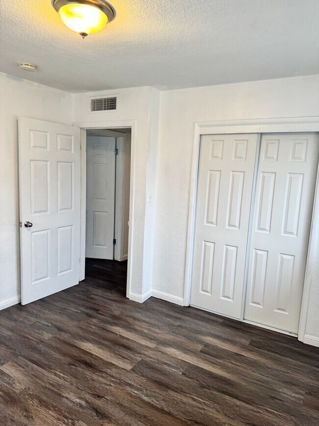 Building Photo - 1836 W Michigan Ave