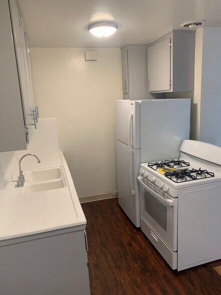 Primary Photo - 4425 W 159th St