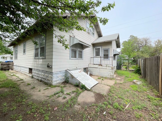 Building Photo - 3 bed 1 bath home