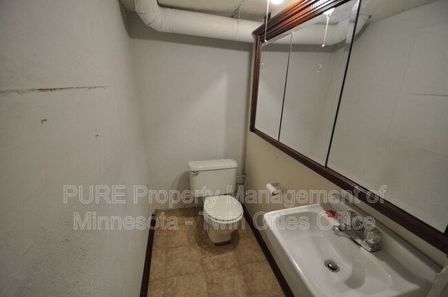 Building Photo - 294 Banfil St