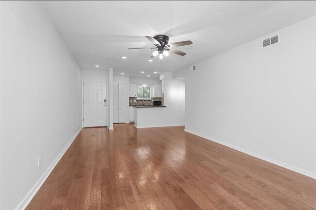 Building Photo - 12100 Melville Dr