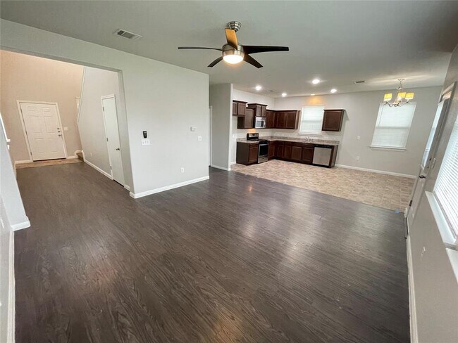 Building Photo - 221 Sambar Dr