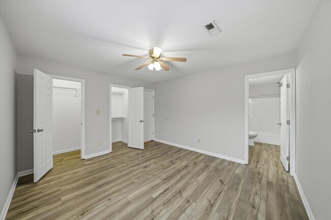 Building Photo - 804 Valerie Ln