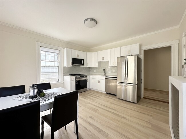 Building Photo - 71 Gardner St