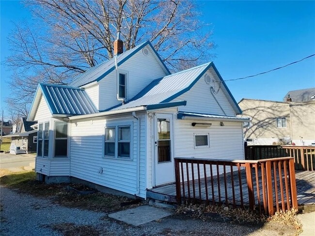 Building Photo - 1509 1/2 6th Ave