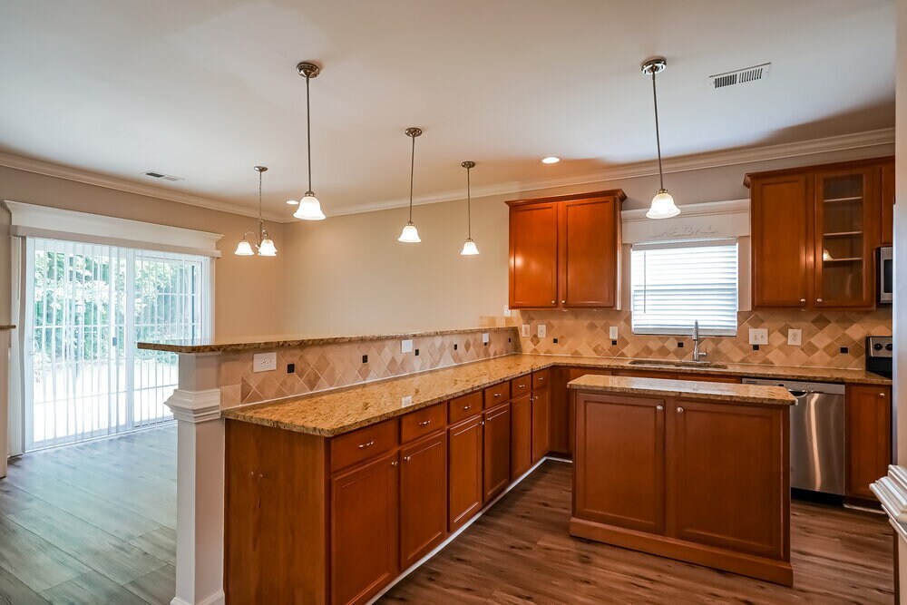 Building Photo - 618 Twain Town Dr