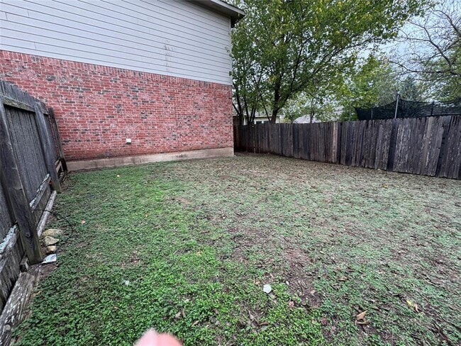 Building Photo - 2053 Rachel Ln