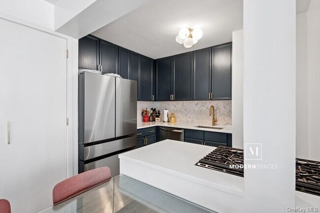 Building Photo - 4-74-74 48th Ave