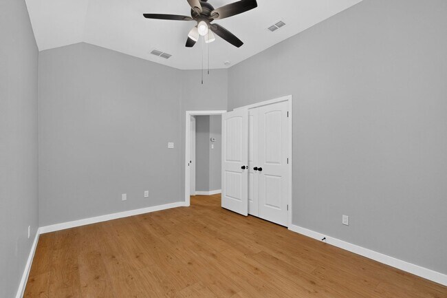 Building Photo - 3312 Glen Crest Ln